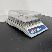 VWR Incubating Microplate Shaker image 0